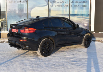 Подержанный автомобиль BMW X6 2013 года (5 фото)