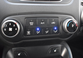 Подержанный автомобиль Hyundai ix35 2011 года (17 фото)