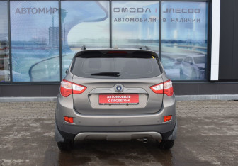 Подержанный автомобиль Changan CS35 2014 года (6 фото)