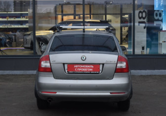 Подержанный автомобиль Skoda Octavia Liftback 2011 года (6 фото)