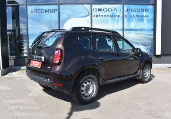 Подержанный автомобиль Renault Duster 2016 года (5 фото)