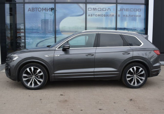 Подержанный автомобиль Volkswagen Touareg 2018 года (8 фото)