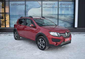 Подержанный автомобиль Renault Sandero 2014 года (3 фото)