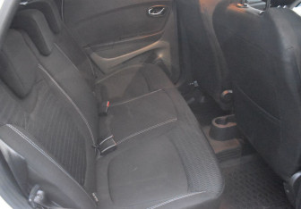 Подержанный автомобиль Renault Kaptur 2016 года (11 фото)