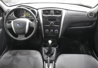 Подержанный автомобиль Datsun mi-DO 2016 года (12 фото)
