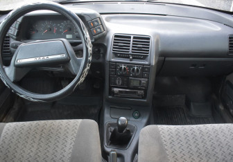 Подержанный автомобиль LADA (ВАЗ) 2112 2006 года (12 фото)