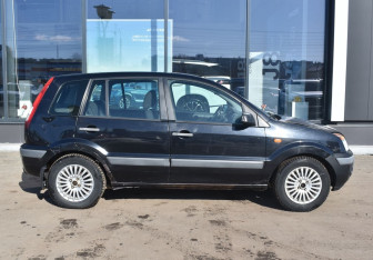 Подержанный автомобиль Ford Fusion 2007 года (4 фото)