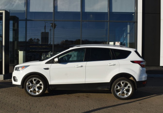 Подержанный автомобиль Ford Kuga 2017 года (8 фото)