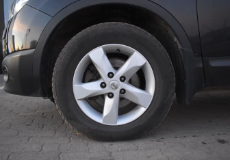 Подержанный автомобиль Nissan Qashqai 2013 года (9 фото)