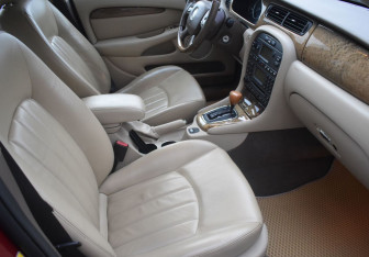 Подержанный автомобиль Jaguar X-Type Sedan 2006 года (10 фото)