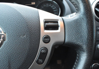 Подержанный автомобиль Nissan Qashqai 2012 года (13 фото)