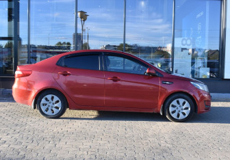 Подержанный автомобиль Kia Rio Sedan 2014 года (4 фото)