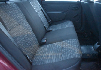 Подержанный автомобиль Renault Logan Sedan 2010 года (11 фото)