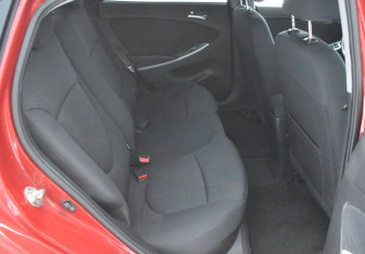 Подержанный автомобиль Hyundai Solaris Sedan 2012 года (11 фото)