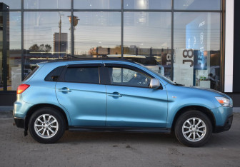 Подержанный автомобиль Mitsubishi ASX 2011 года (4 фото)