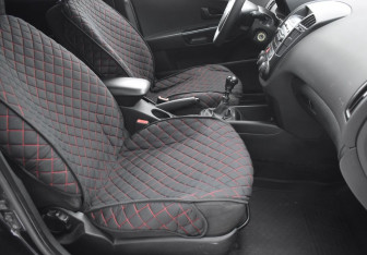 Подержанный автомобиль Kia Ceed Hatchback 2008 года (10 фото)