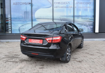 Подержанный автомобиль LADA (ВАЗ) Vesta Sedan 2017 года (5 фото)