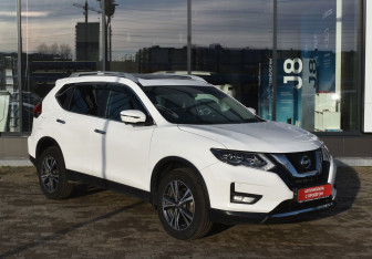 Подержанный автомобиль Nissan X-Trail 2021 года (3 фото)