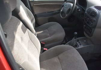 Подержанный автомобиль LADA (ВАЗ) Kalina Hatchback 2009 года (10 фото)