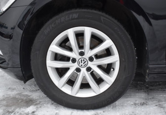 Подержанный автомобиль Volkswagen Passat Sedan 2018 года (9 фото)