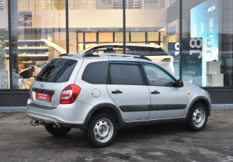 Подержанный автомобиль LADA (ВАЗ) Kalina Wagon 2015 года (5 фото)