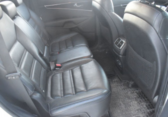 Подержанный автомобиль Kia Sorento 2017 года (11 фото)