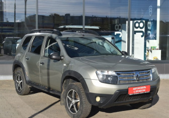 Подержанный автомобиль Renault Duster 2012 года (3 фото)