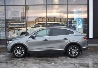 Подержанный автомобиль Renault Arkana 2021 года (8 фото)