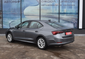 Подержанный автомобиль Skoda Octavia Liftback 2021 года (7 фото)