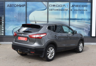 Подержанный автомобиль Nissan Qashqai 2014 года (5 фото)