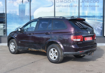 Подержанный автомобиль SsangYong Kyron 2010 года (7 фото)