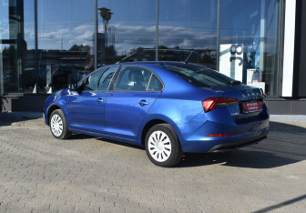 Подержанный автомобиль Skoda Rapid Liftback 2021 года (7 фото)