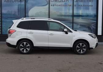 Подержанный автомобиль Subaru Forester Suv 2018 года (4 фото)
