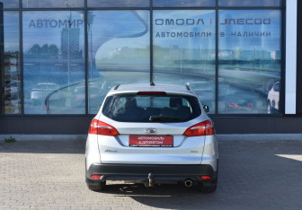 Подержанный автомобиль Ford Focus Wagon 2017 года (6 фото)