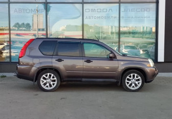 Подержанный автомобиль Nissan X-Trail 2008 года (4 фото)