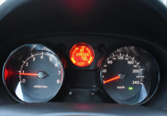 Подержанный автомобиль Nissan Qashqai 2008 года (13 фото)