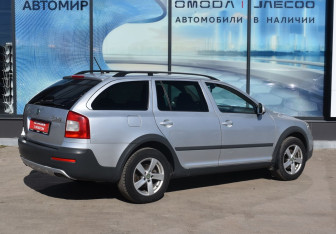 Подержанный автомобиль Skoda Octavia Wagon 2012 года (5 фото)