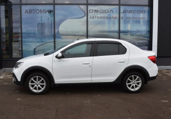 Подержанный автомобиль Renault Logan Sedan 2020 года (8 фото)