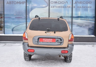 Подержанный автомобиль Hyundai Santa Fe 2004 года (6 фото)