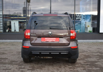 Подержанный автомобиль Skoda Yeti 2015 года (6 фото)