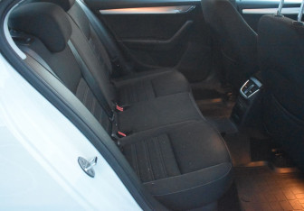 Подержанный автомобиль Skoda Octavia Liftback 2019 года (11 фото)