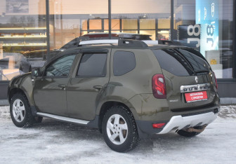 Подержанный автомобиль Renault Duster 2017 года (7 фото)