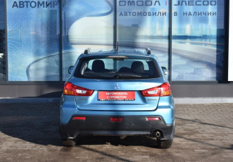 Подержанный автомобиль Mitsubishi ASX 2012 года (6 фото)