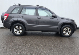 Подержанный автомобиль Suzuki Grand Vitara 2011 года (4 фото)