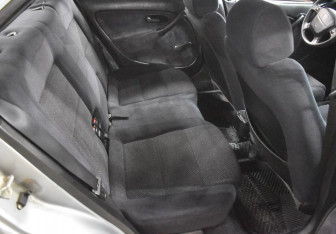 Подержанный автомобиль Honda Civic Hatchback 1997 года (11 фото)