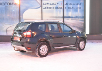 Подержанный автомобиль Nissan Terrano 2017 года (5 фото)