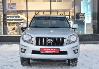Подержанный автомобиль Toyota Land Cruiser Prado 2010 года (2 фото)