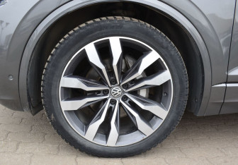 Подержанный автомобиль Volkswagen Touareg 2018 года (9 фото)