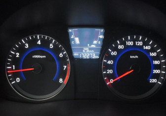 Подержанный автомобиль Hyundai Solaris Sedan 2012 года (12 фото)