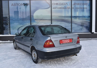 Подержанный автомобиль Honda Civic Hatchback 1997 года (7 фото)